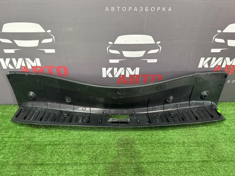Накладка замка багажника Ford Focus 2