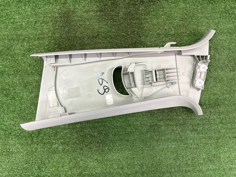 Накладка центральной стойки верхняя Skoda Octavia A5