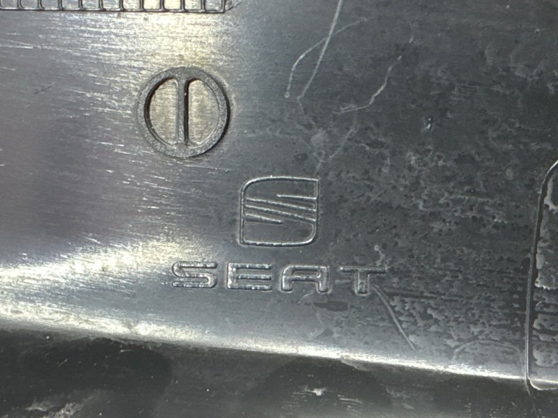 Накладка центральной стойки SEAT ALTEA