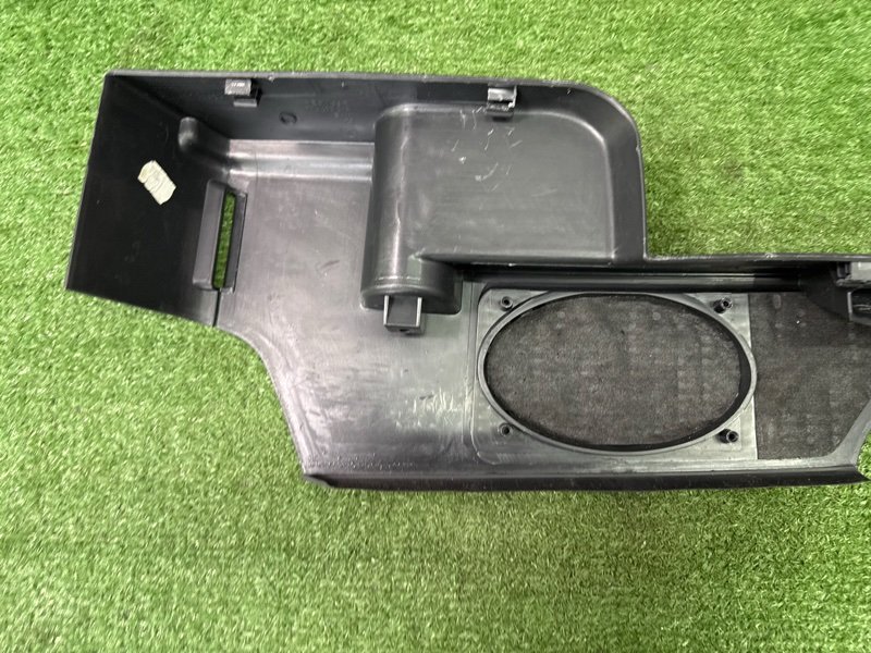 Держатель задней полки Skoda Fabia 1