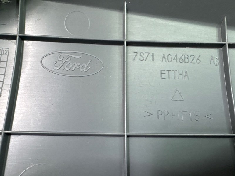 Накладка центральной консоли Ford Mondeo 3