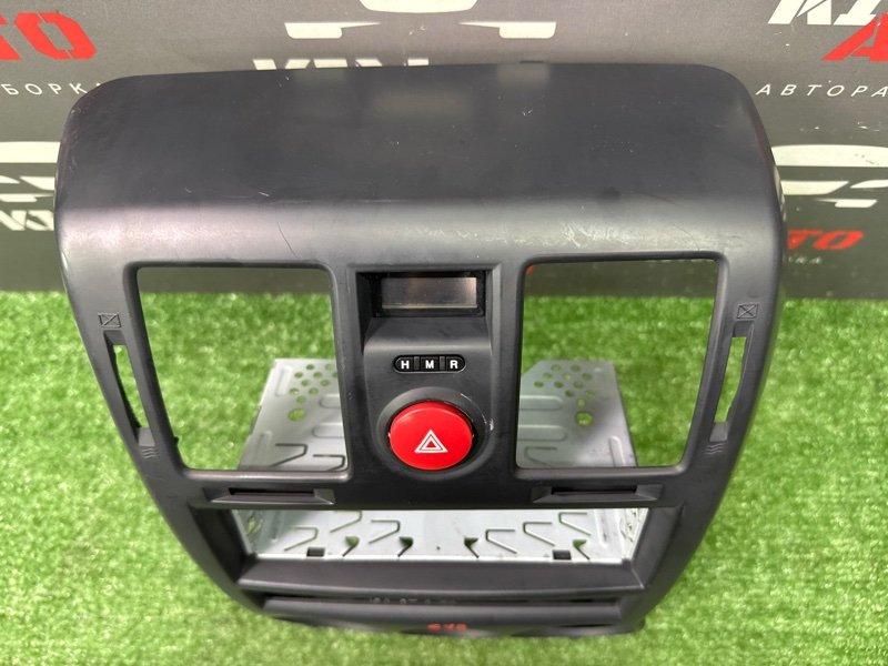 Накладка торпеды центральная Hyundai Getz
