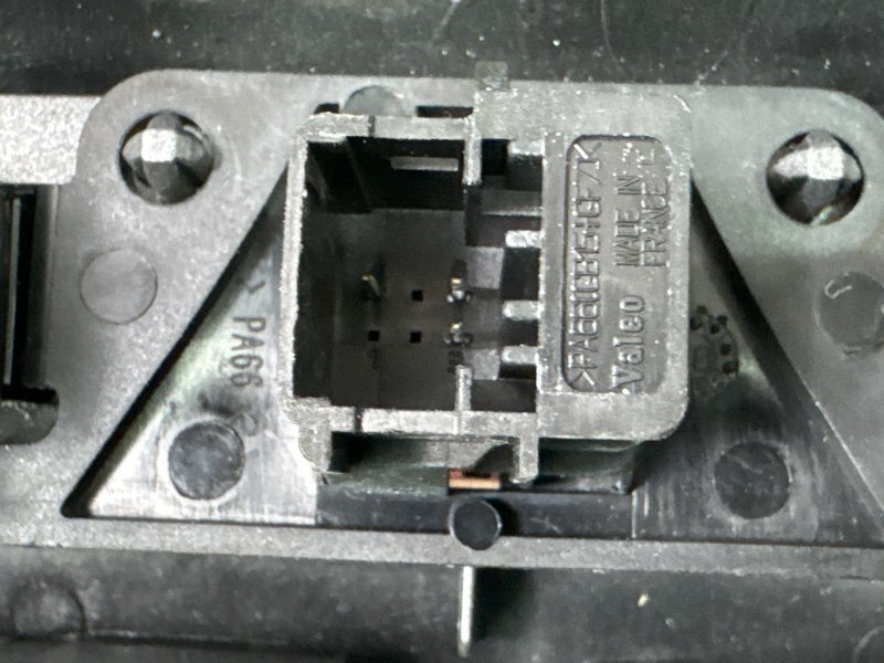 Рамка магнитолы Peugeot 307