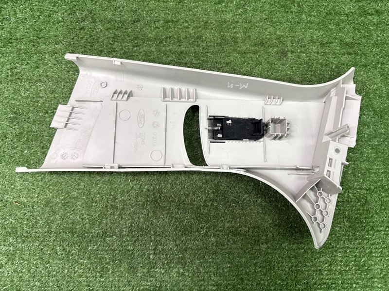 Накладка центральной стойки верхняя Ford Mondeo 4