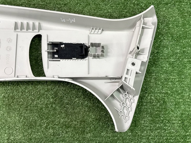 Накладка центральной стойки верхняя Ford Mondeo 4