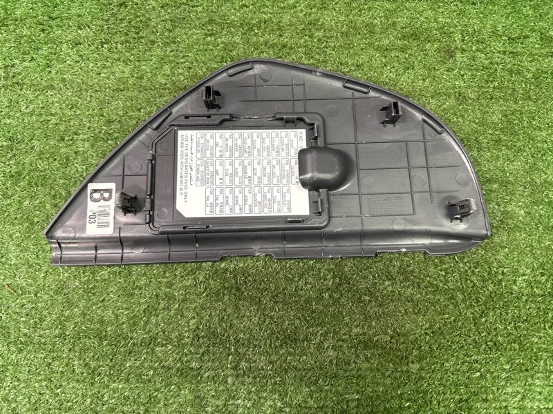 Накладка торпедо боковая Hyundai Elantra 4