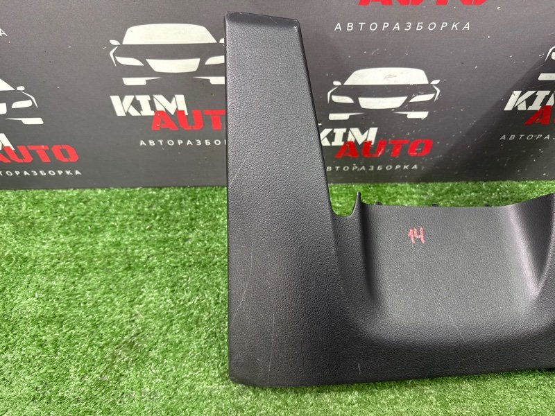 Накладка торпедо нижняя левая Mitsubishi Outlander 3