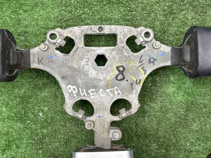 Рулевое колесо Ford Fiesta