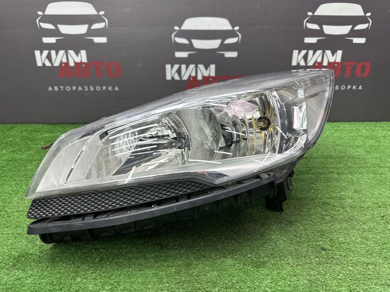 Фара Ford Kuga 2013 SUV