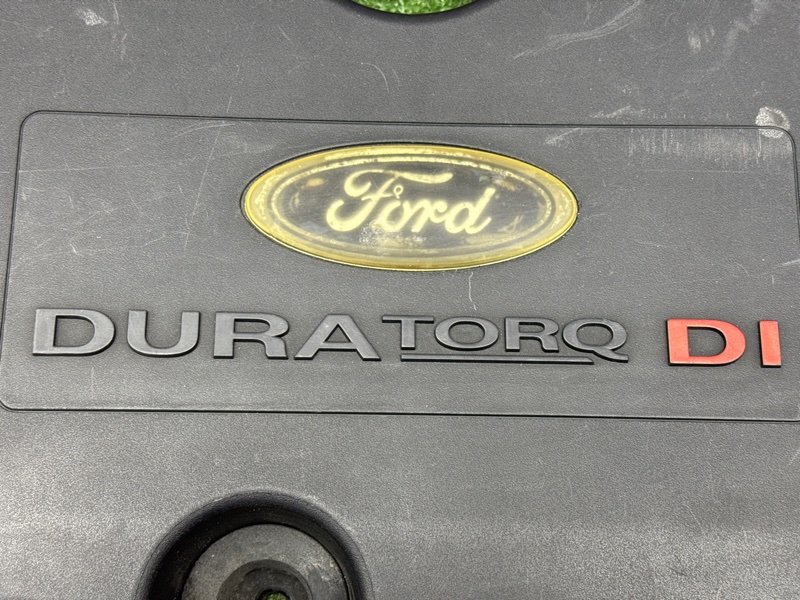 Декоративная крышка двигателя Ford Mondeo 3