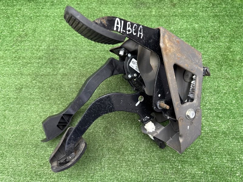 Педаль Fiat Albea