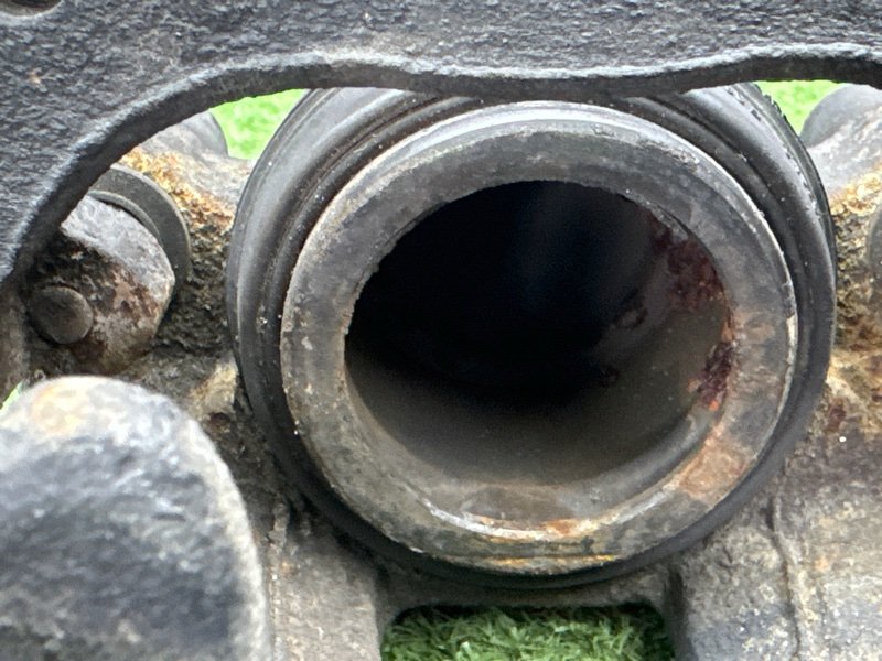 Суппорт тормозной Ford Focus 2