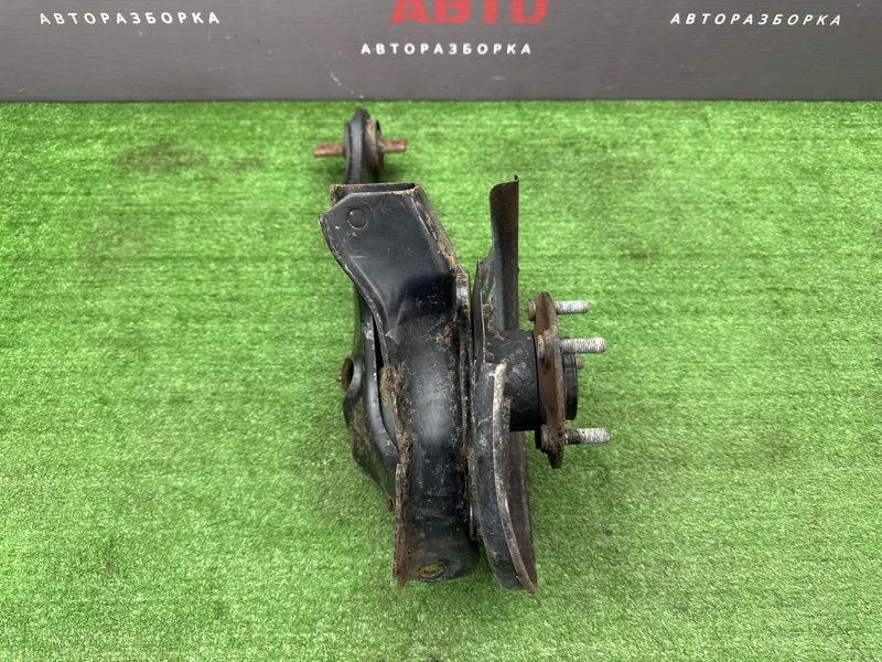 Кулак поворотный Mitsubishi Outlander 3