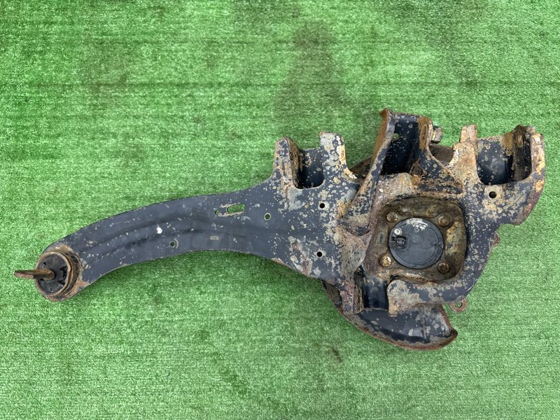 Кулак поворотный Ford Focus 2