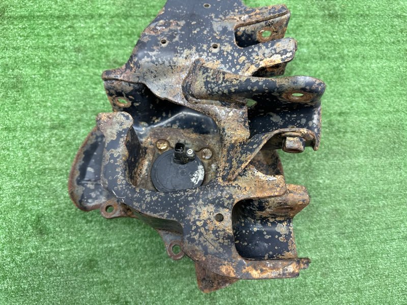 Кулак поворотный Ford Focus 2