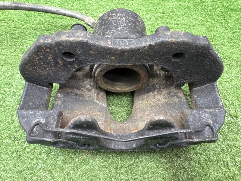 Суппорт тормозной Ford Focus 2