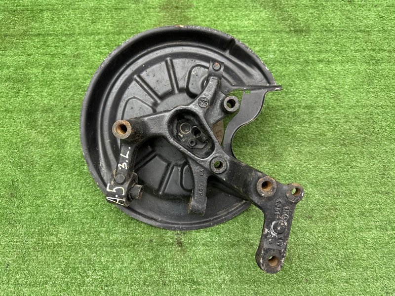 Кулак поворотный Skoda Octavia A5