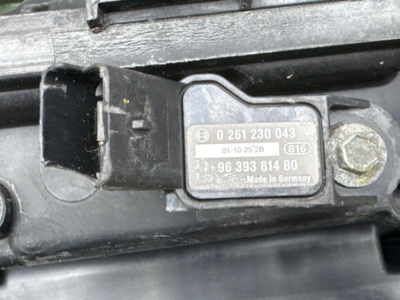 Коллектор впускной Peugeot 206