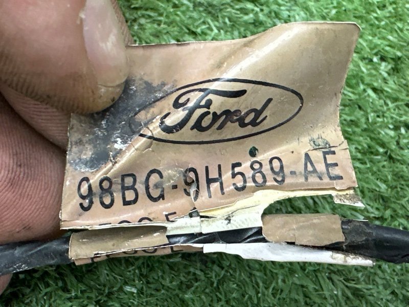Топливная рейка с форсунками Ford Mondeo 2