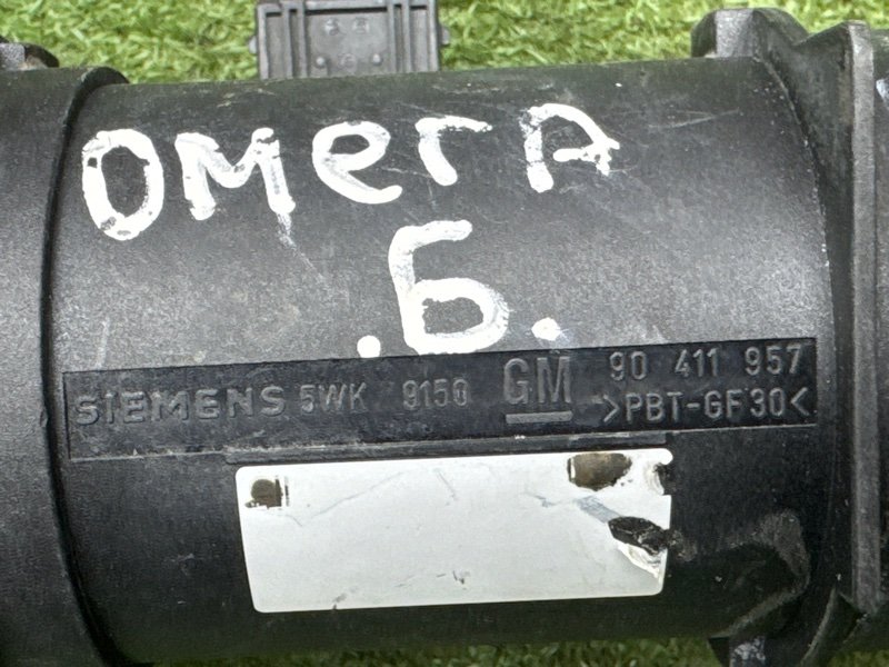 Расходомер воздуха (ДМРВ) Opel Omega B