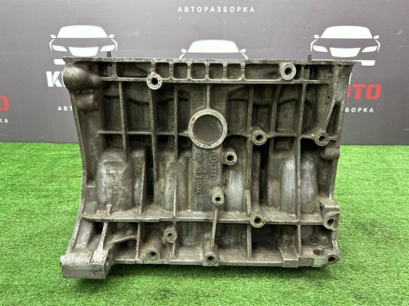 Блок цилиндров Skoda Octavia A5