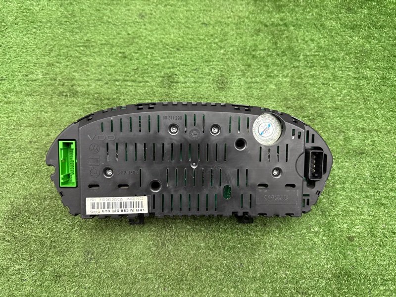Панель приборов (щиток) Skoda Fabia 2