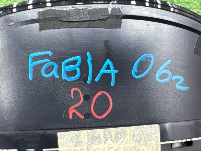 Панель приборов (щиток) Skoda Fabia 2