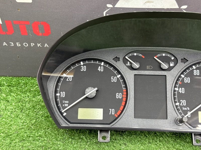 Панель приборов (щиток) Skoda Fabia 2
