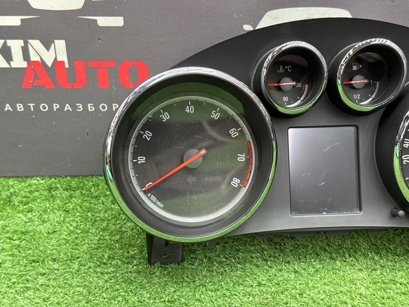 Панель приборов (щиток) Opel Astra J
