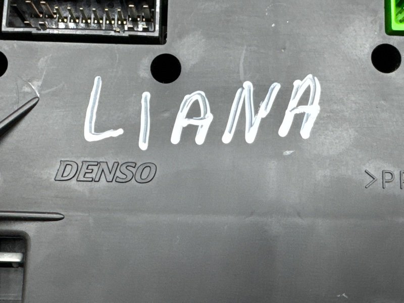 Панель приборов (щиток) Suzuki Liana