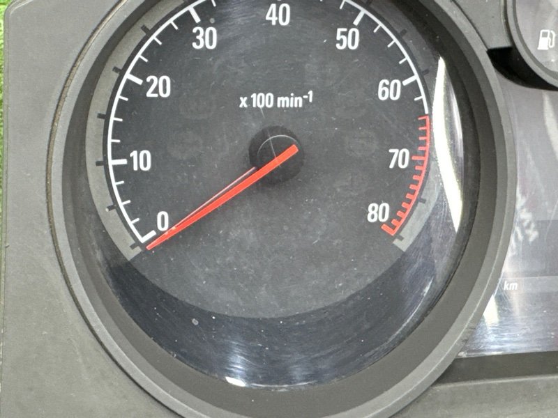 Панель приборов (щиток) Opel Astra H