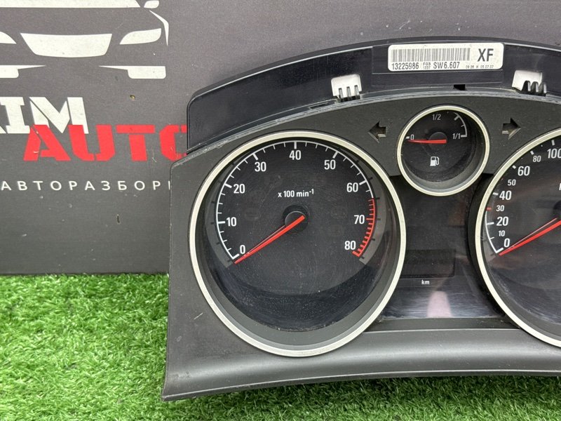 Панель приборов (щиток) Opel Astra GTC H