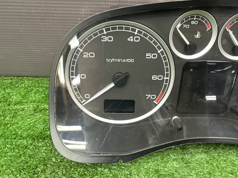 Панель приборов (щиток) Peugeot 307