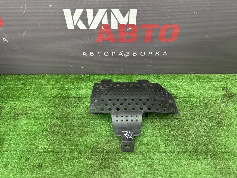 Крышка блока предохранителей Ford Focus 2