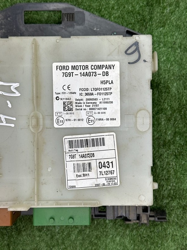 Блок предохранителей салонный Ford Mondeo 4