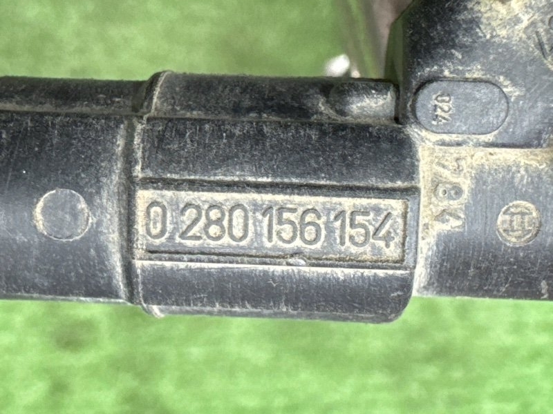 Топливная рейка с форсунками Ford Focus 2