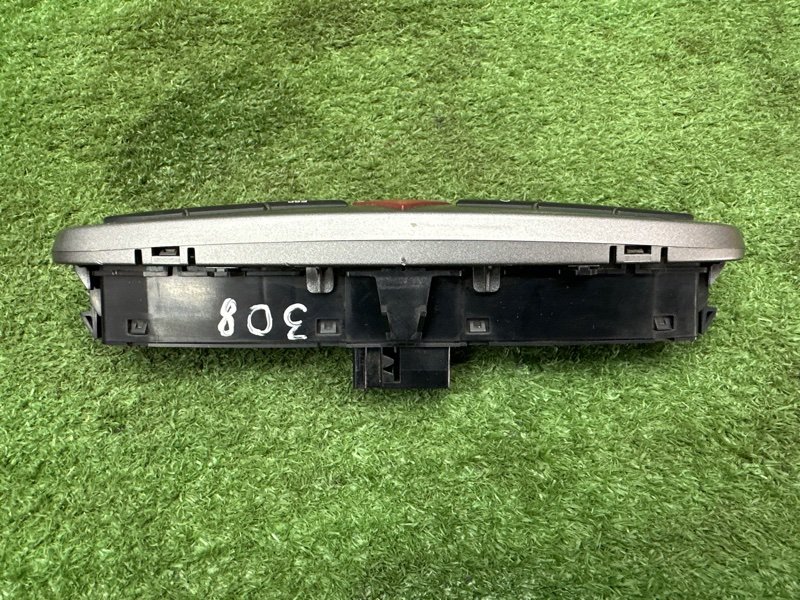 Блок кнопок Peugeot 308
