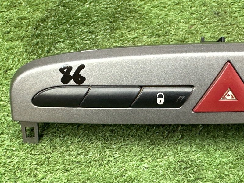 Блок кнопок Peugeot 308