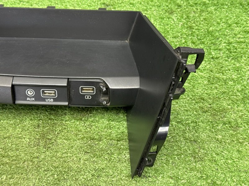 Блок USB с розетками Kia Ceed 3 2018 CD