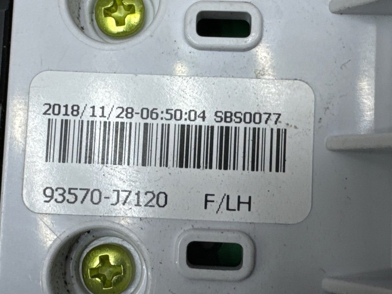 Блок управления стеклоподъемниками Kia Ceed 3 2018 CD