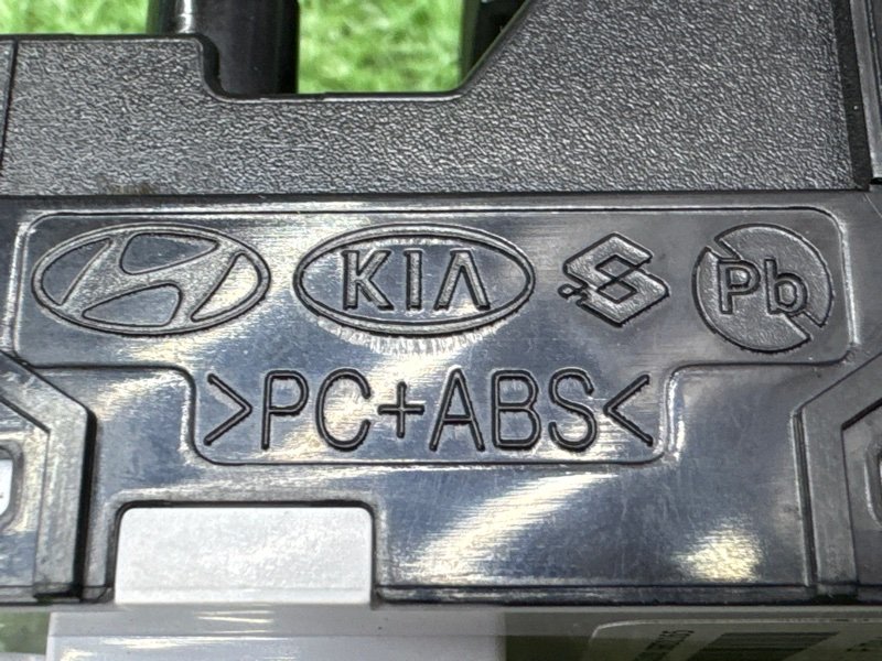 Кнопка стеклоподъемника Kia Ceed 3 2018 CD