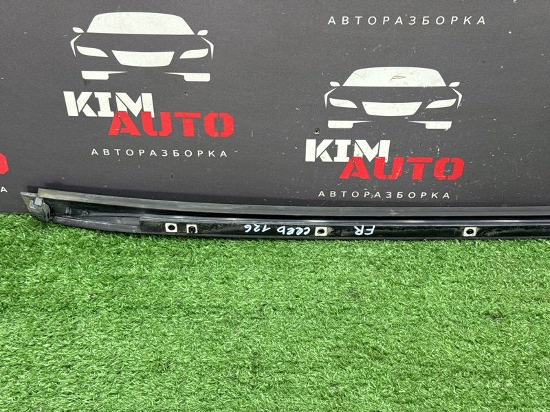 Молдинг лобового стекла Kia Ceed 3 2018 CD