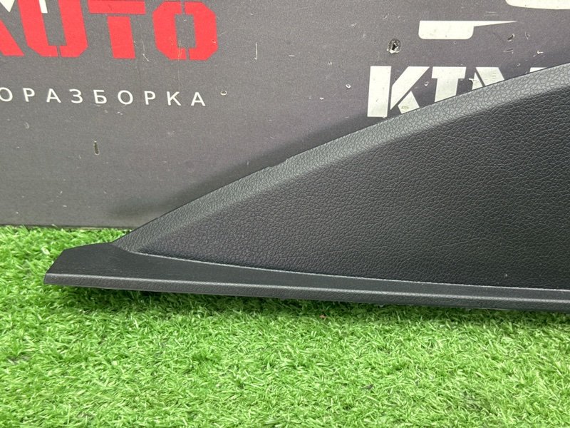 Накладка торпедо боковая Kia Rio 4 2019 FB