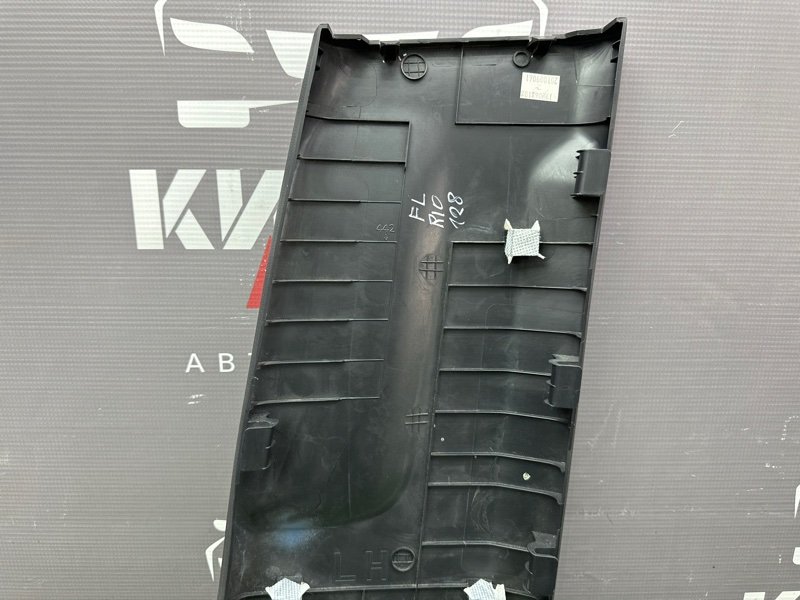 Накладка центральной стойки нижняя Kia Rio 4 2019 FB