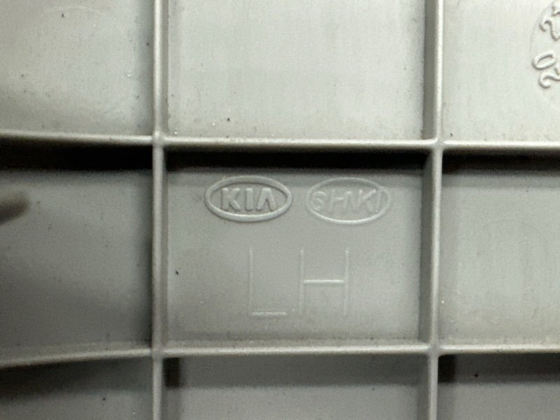 Накладка центральной стойки верхняя Kia Rio 4 2019 FB