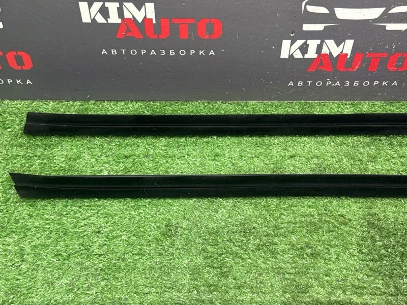Уплотнитель стекла(бархотка) внутренний Kia Sportage 4 2017