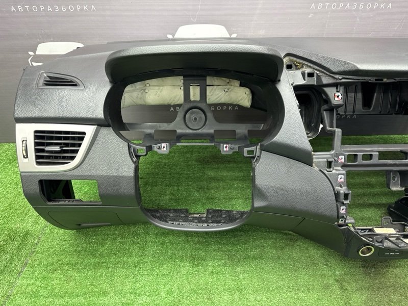 Торпедо с подушкой пассажира Hyundai i30 GD