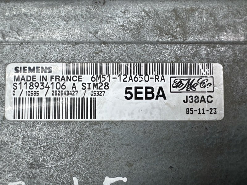 Блок управления двигателем (ЭБУ) Ford Focus 2