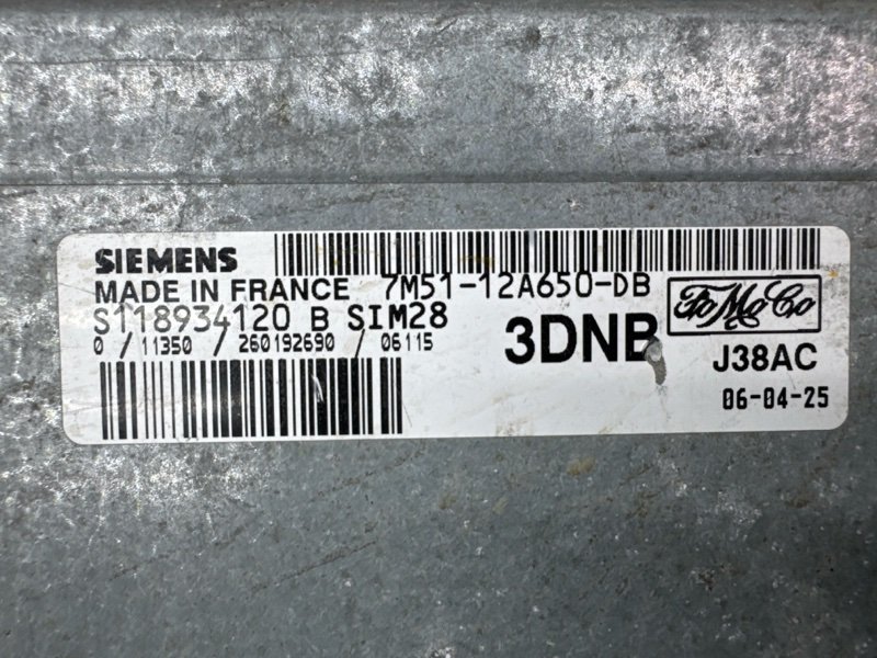 Блок управления двигателем (ЭБУ) Ford Focus 2