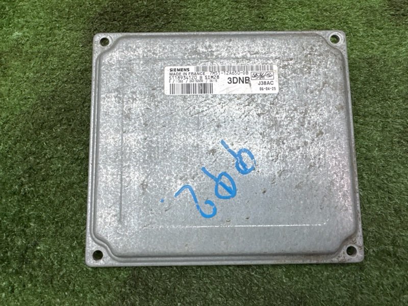 Блок управления двигателем (ЭБУ) Ford Focus 2